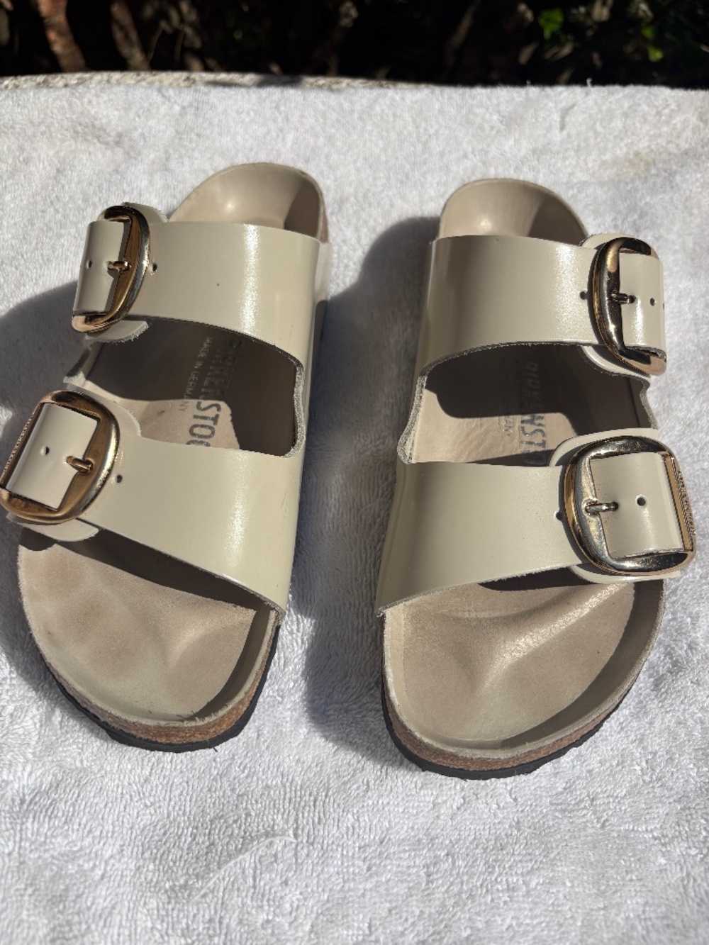 Arizona Big Buckle High Shine Sandals in Oyster